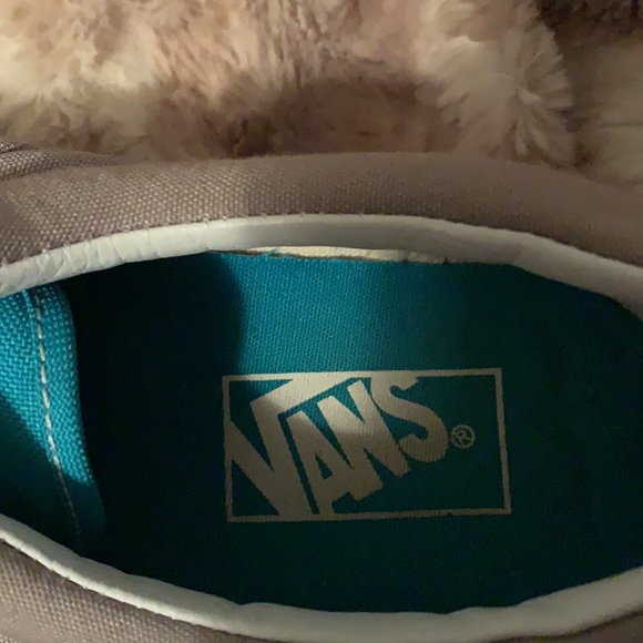 Vans - Picture 3 of 3